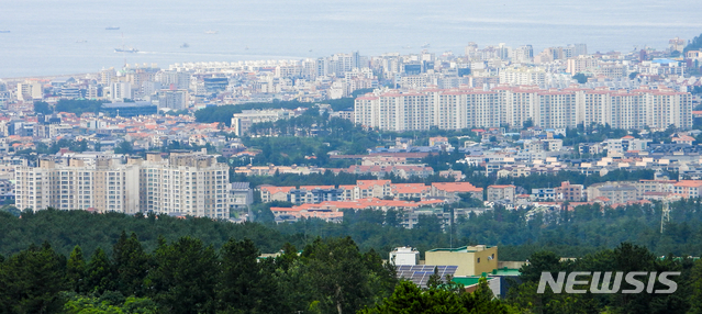 제주 시내 아파트 단지 모습. 뉴시스 자료사진.