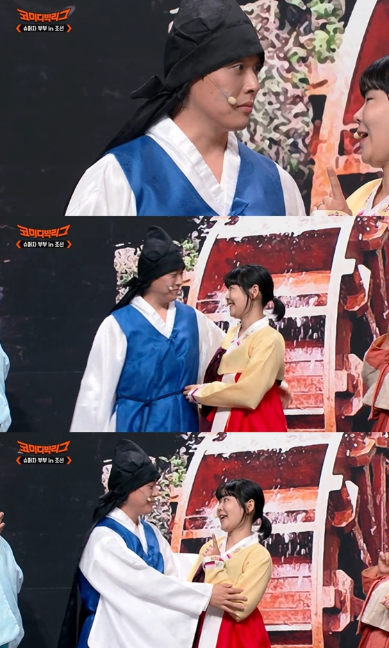 [서울=뉴시스]11일 방송된 tvN '코미디빅리그' 코너 '슈퍼차부부 in조선'에 출연한 하준수와 안가연(사진=방송화면 캡처)2021.07.14 photo@newsis.com *재판매 및 DB 금지