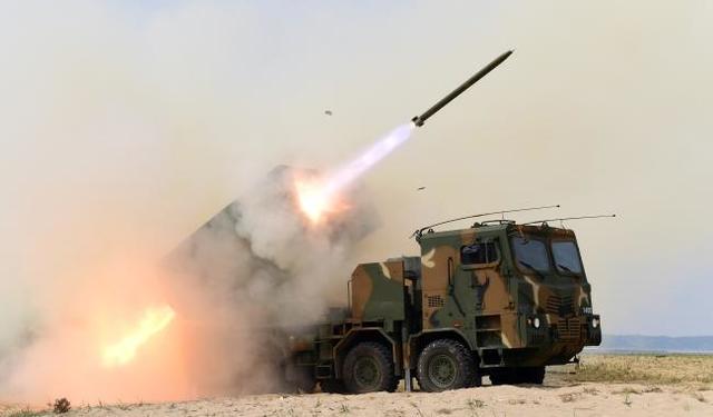 [서울=뉴시스] 천무 다연장 로켓포. 2021.07.14. (사진=국방일보 제공) *재판매 및 DB 금지