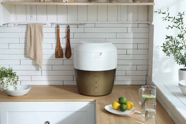 [서울=뉴시스] 락앤락이 새롭게 선보인 '올뉴 진공쌀통 25KG'. 2021.07.15 (사진=락앤락 제공) *재판매 및 DB 금지