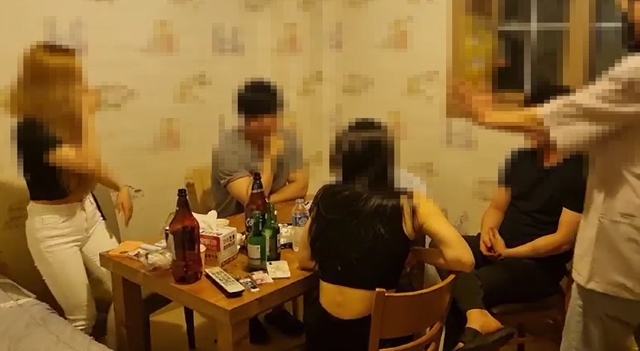 [수원=뉴시스] 모텔 빌려 불법 유흥업소 운영 업주 등 적발. 2021.7.19. (사진=경기남부경찰청 제공) *재판매 및 DB 금지