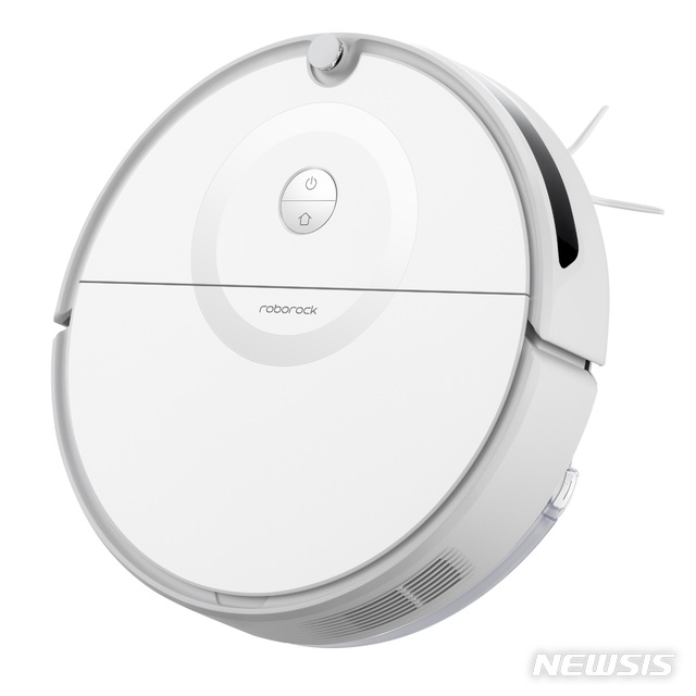 [서울=뉴시스] 로봇청소기 '로보락 E5'.(사진=로보락 제공) 2021.7.21 photo@newsis.com