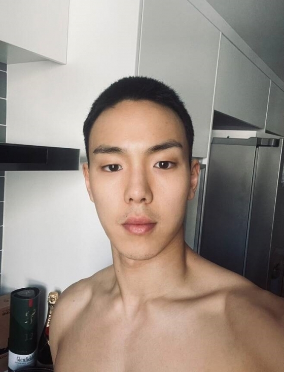 [서울=뉴시스] 몬스타엑스 셔누. (사진=몬스타엑스 공식 팬카페).2021.07.22.photo@newsis.com