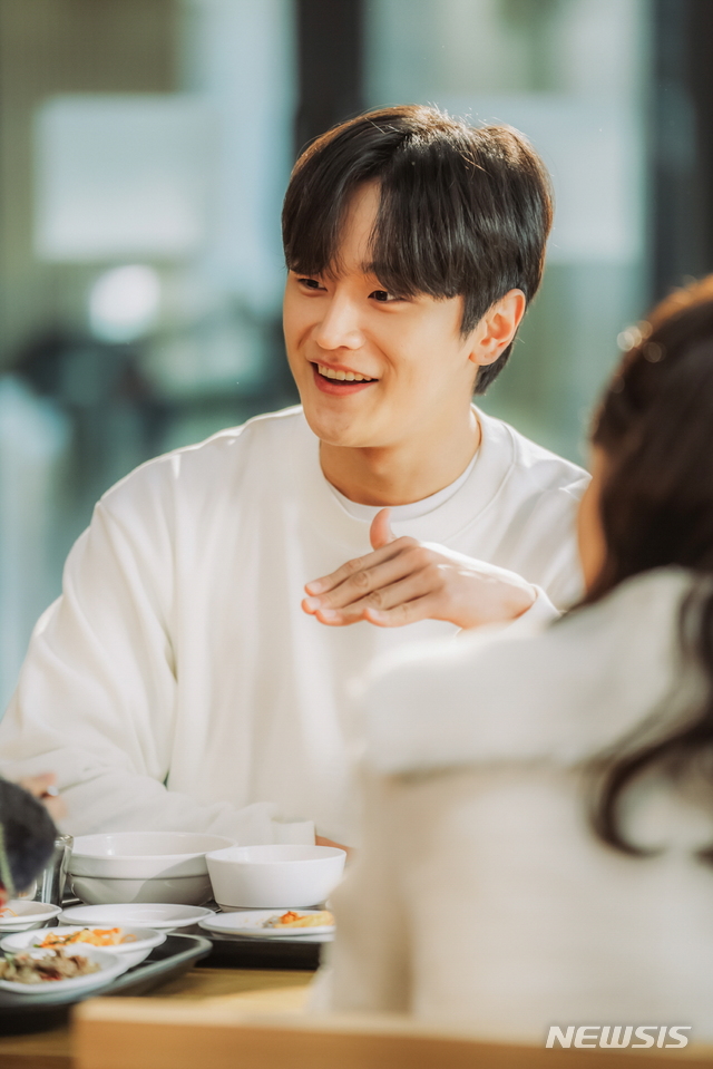 [서울=뉴시스]배우 김도완. (사진=tvN '간 떨어지는 동거' 제공) 2021.07.22. photo@newsis.com