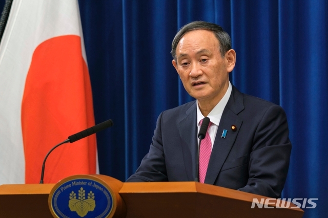 스가, 감염폭발에도 올림픽 중단 가능성 부인…"걱정 없다"