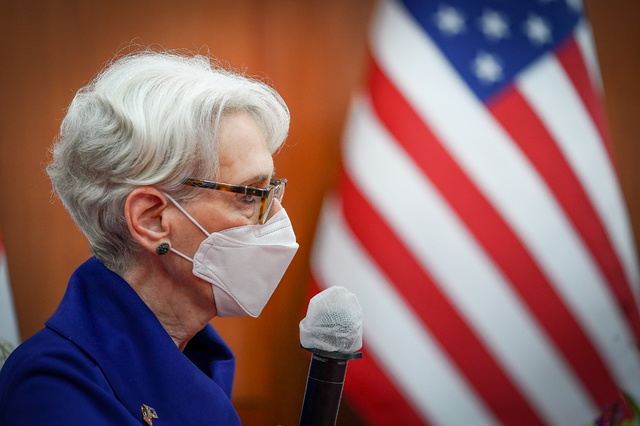 [서울=뉴시스] 웬디 셔먼 미국 국무부 부장관이 23일 서울 종로구 정부서울청사 외교부에서 한미 외교차관 전략대화를 마친 뒤 도어스테핑을 하고 있다. (사진=외교부 제공) 2021.07.23. *재판매 및 DB 금지