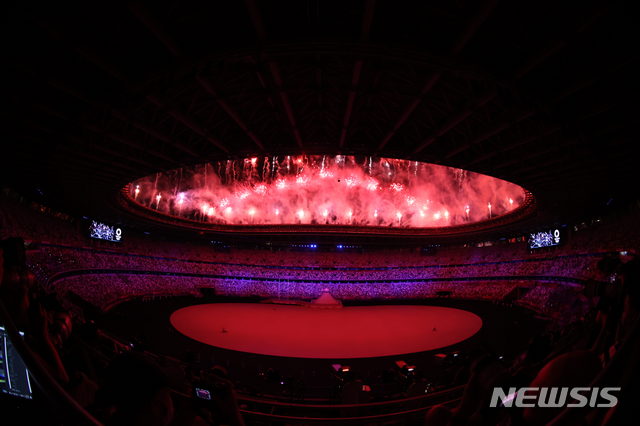 [도쿄(일본)=뉴시스] 최진석 기자 = 23일 도쿄 신주쿠 국립경기장에서 2020 도쿄올림픽 개막식이 열리고 있다. 2021.07.23. myjs@newsis.com