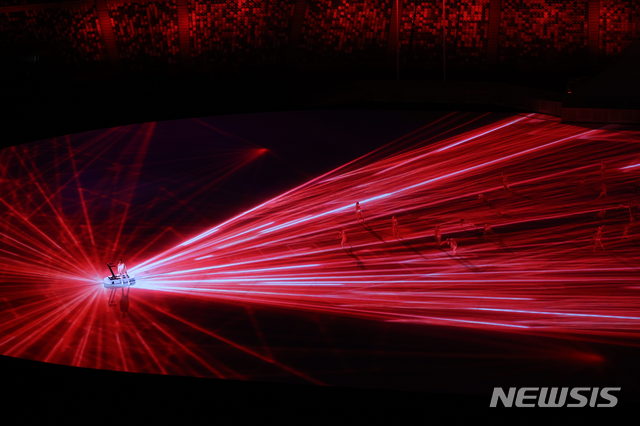 [도쿄(일본)=뉴시스] 최진석 기자 = 23일 도쿄 신주쿠 국립경기장에서 2020 도쿄올림픽 개막식이 열리고 있다. 2021.07.23. myjs@newsis.com