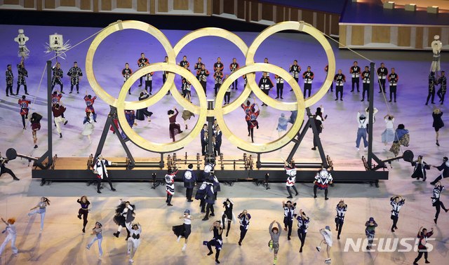[도쿄(일본)=뉴시스] 최진석 기자 = 23일 도쿄 신주쿠 국립경기장에서 2020 도쿄올림픽 개막식이 열리고 있다. 2021.07.23. myjs@newsis.com