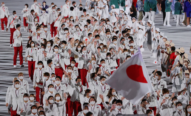 [도쿄(일본)=뉴시스] 최진석 기자 = 23일 도쿄 신주쿠 국립경기장에서 열린 2020 도쿄올림픽 개막식에서 일본 선수들이 입장을 하고 있다. (공동취재사진) 2021.07.23. myjs@newsis.com