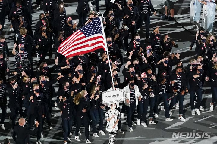 [도쿄=AP/뉴시스] 2021년 열린 2020 도쿄 올림픽 개회식 당시 미국 대표팀. 2021.07.23