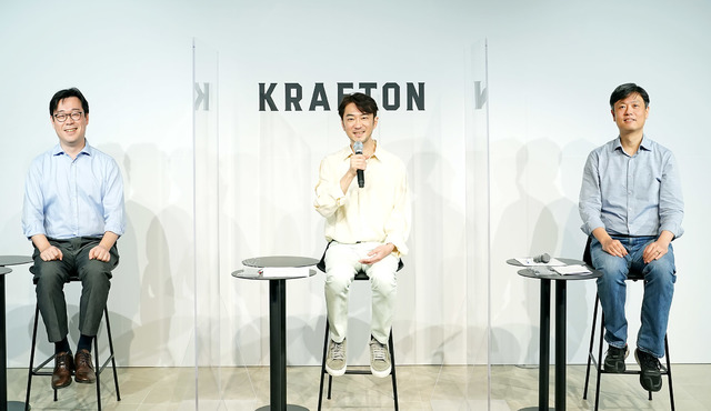 온라인 IPO 기자간담회를 진행하고 있는 배동근 CFO, 김창한 대표이사, 장병규 의장의 모습.(사진제공=크래프톤)