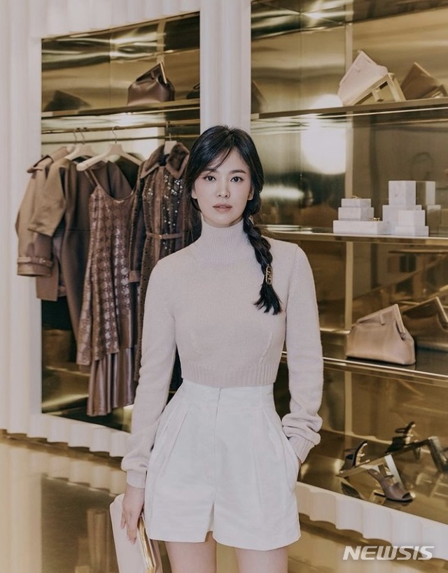 [서울=뉴시스] 배우 송혜교. (사진=송혜교 인스타그램 캡처) 2021.07.27. photo@newsis.com