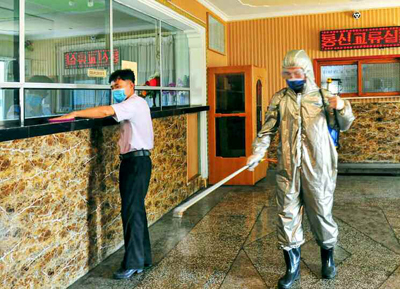 [서울=뉴시스] 북한 코로나 방역 모습. 2021.07.27. (사진=노동신문 캡처) *재판매 및 DB 금지