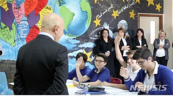 [서울=뉴시스]&nbsp; 터키 앙카라대학교 부설 고등학교 한국어 수업 장면 (사진=국립국어원 제공) 2021.07.30. photo@newsis.com