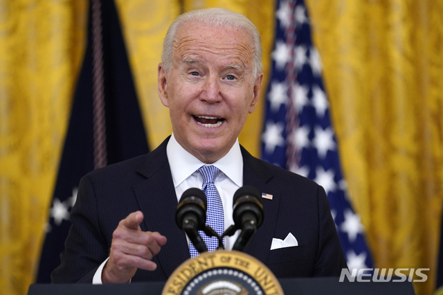  [워싱턴=AP/뉴시스] 29일(현지시간) 조 바이든 미국 대통령이 워싱턴DC 백악관에서 코로나19 백신 관련 연설을 하고 있다. 2021.07.30. 