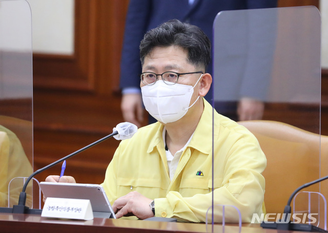 [서울=뉴시스] 배훈식 기자 = 김현수 농림축산식품부 장관. 2021.08.01. dahora83@newsis.com