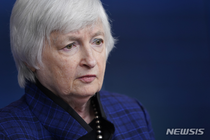 [워싱턴=AP/뉴시스]재닛 옐런 미 재무장관이 지난 5월7일 백악관에서 기자회견 하는 모습. 2021.09.29.