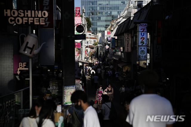 [도쿄=AP/뉴시스]4일 일본 도쿄의 타케시타도리 거리.