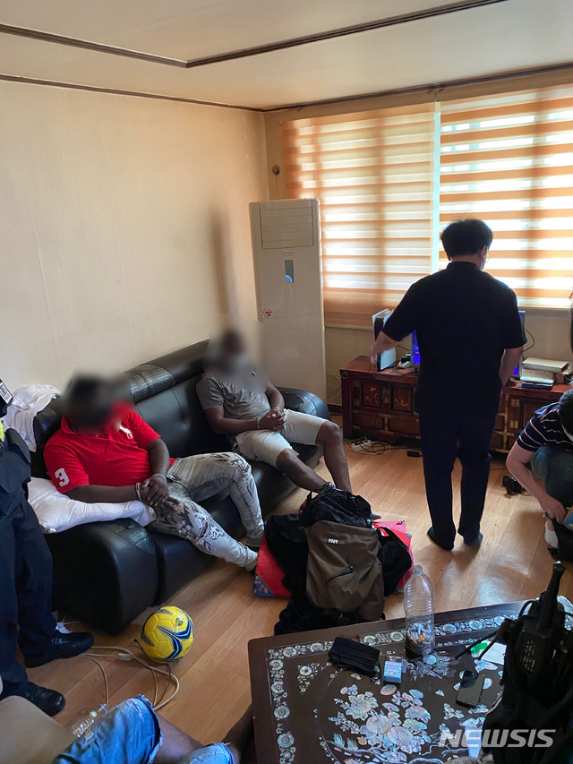 검거당시 현장 모습.(사진=경기북부경찰청 제공)