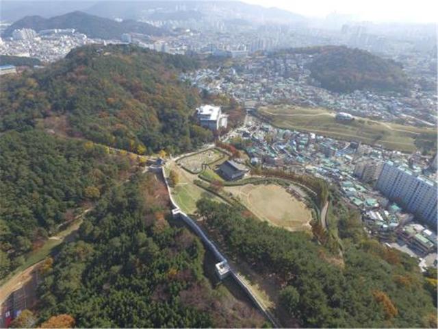  [부산=뉴시스] 허상천 기자 = 부산 동래읍성 주변에 5G 기반 지능형 CCTV 및 IoT센서(사물인터넷) 등을 활용한 산불감시 등 안전서비스를 제공할 계획아라고 17일 밝혔다. 2021.08.17. (사진 = 부산시 제공) photo@newsis.com *재판매 및 DB 금지