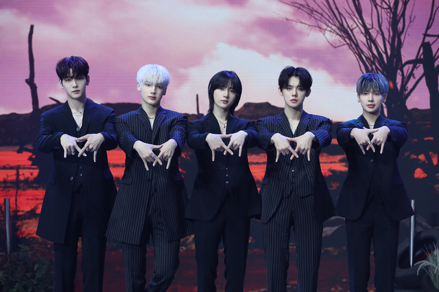 [서울=뉴시스] 투모로우바이투게더. 2021.08.17. (사진 = 빅히트뮤직 제공) photo@newsis.com