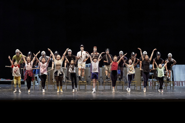 [서울=뉴시스] 뮤지컬 '빌리 엘리어트' 중 '솔리대러티(Solidarity)' 연습사진. 2021.08.18. (사진 = 신시컴퍼니 제공) photo@newsis.com 