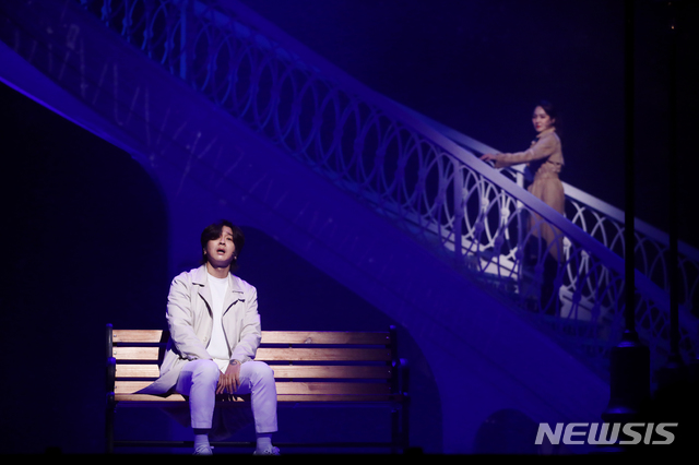 [서울=뉴시스]뮤지컬 '광화문연가' 윤도현 스틸. (사진=CJ ENM 제공) 2021.08.18. photo@newsis.com