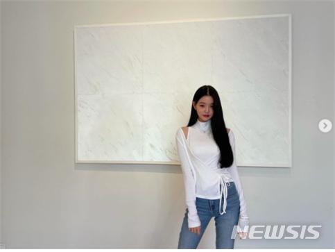[서울=뉴시스] 장원영 (사진= 장원영 SNS 캡처).2021.08.19.photo@newsis.com