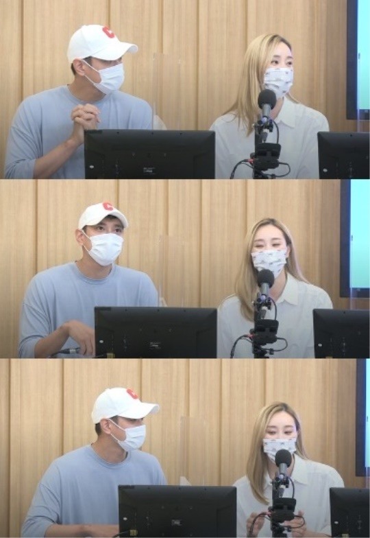 [서울=뉴시스] SBS 파워FM '두시탈출 컬투쇼' 출연한 한유미, 김요한 (사진=SBS 보이는라디오 제공).2021.08.19.photo@newsis.com