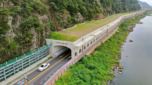 [산청=뉴시스] 산청군 신안면 적벽산 피암터널. *재판매 및 DB 금지