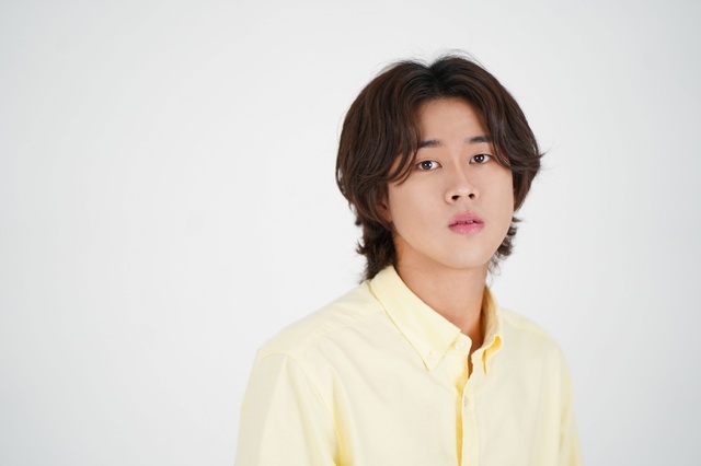 [서울=뉴시스] 가수 이무진. (사진=쇼플레이엔터테인먼트 제공).2021.08.23.photo@newsis.com