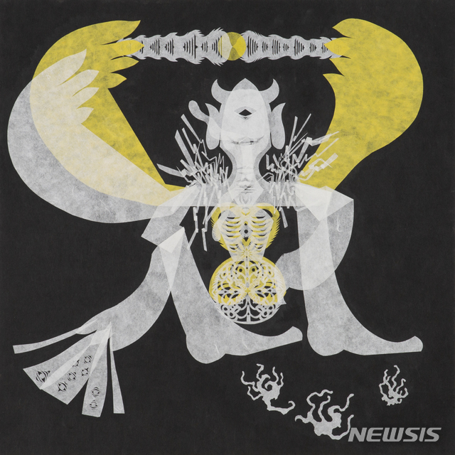 [서울=뉴시스] 양혜규, 장파 충천 넋전 – 황홀망恍惚網 #5, Wave-Powered Soul Sheet – Mesmerizing Mesh #5 2021,&nbsp; Hanji (traditional Korean paper) on alu-dibond, framed62 x 62 cm, Courtesy of the artist and Kukje Gallery사진 양혜규 스튜디오, 이미지 제공: 국제갤러리.2021.8.23. photo@newsis.com