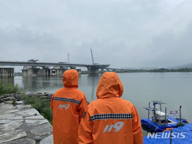 [대구=뉴시스]김정화 기자 = 대구 강서소방서가 제12호 태풍 '오마이스'에 대비해 선제적 대응 활동을 강화한다. (사진 = 대구 강서소방서 제공) 2021.08.23. photo@newsis.com