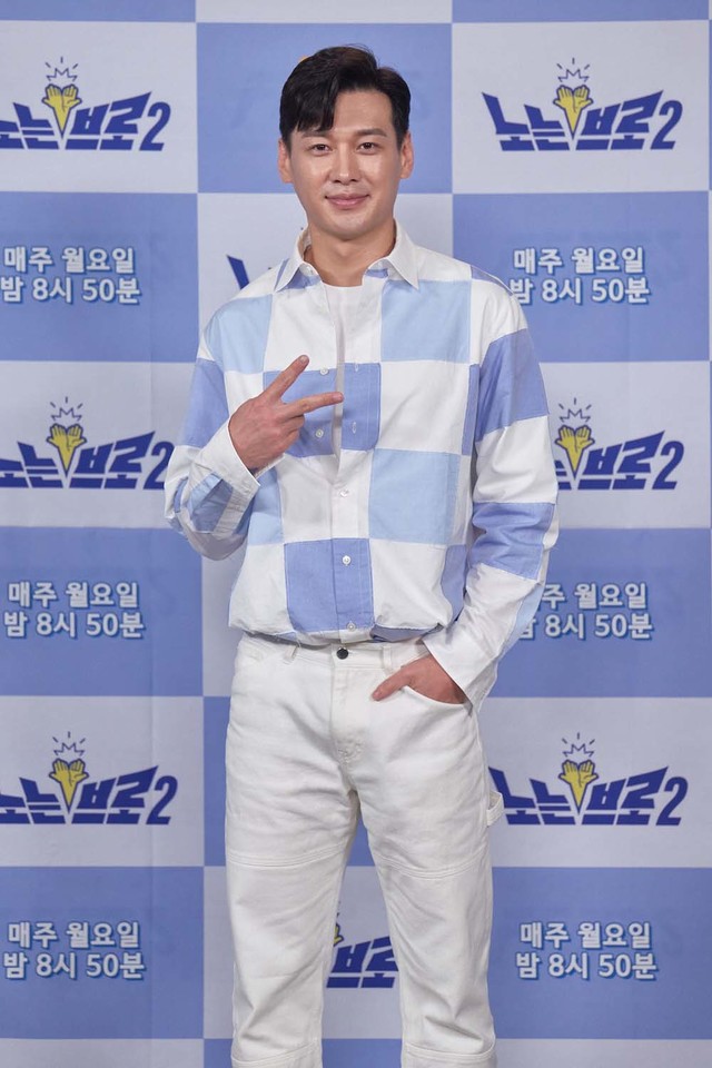 [서울=뉴시스] 박진희 기자 = 구본길이 23일 오전 티캐스트 E채널 ‘노는브로(bro) 2’ 제작발표회에 참석해 포토타임을 갖고 있다. 온라인 생중계로 진행된 이번 행사에는 박용택, 전태풍, 백지훈, 구본길, 박지은PD가 참석했다. (사진=E채널 제공) 2021.08.23. photo@newsis.com *재판매 및 DB 금지