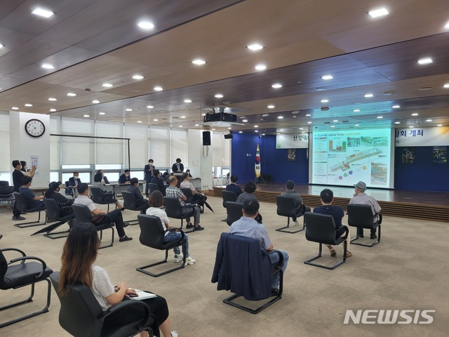 성남시가 25일 '산성대로 도시활성화 계획' 공청회를 열었다