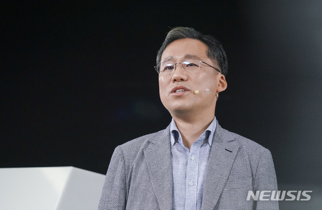 [서울=뉴시스] 11번가 이상호 사장이 아마존 글로벌 스토어 서비스를 소개하고 있다. (사진/11번가 제공) photo@newsis.com