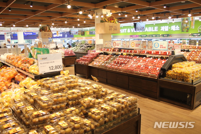 [대구=뉴시스]김정화 기자 = 이마트 만촌점이 20년 만에 새 옷을 입고 오는 27일 재개점에 나선다. (사진 = 이마트 제공) 2021.08.26. photo@newsis.com