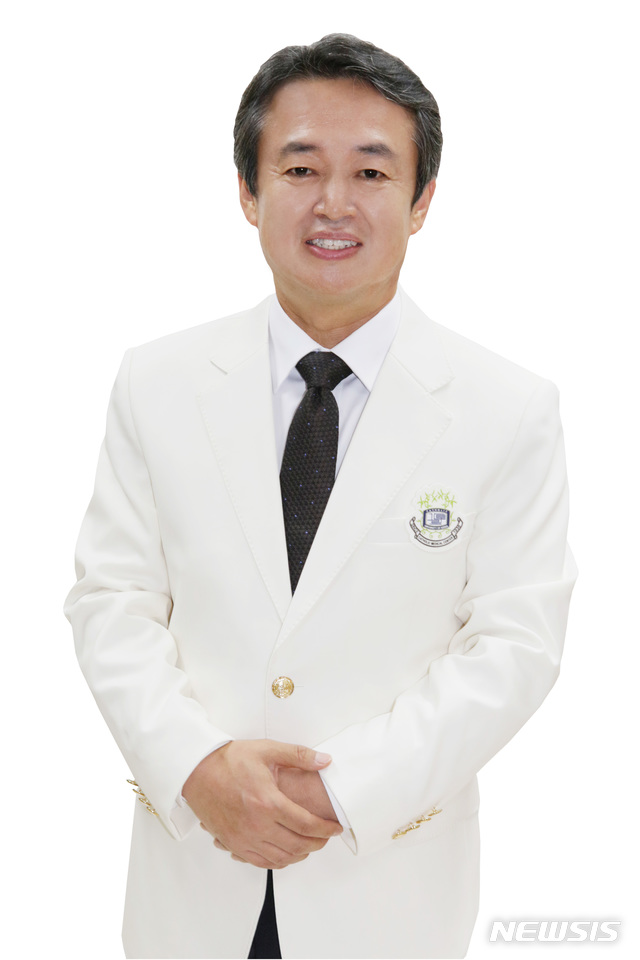 [부천=뉴시스]정일형 기자= 제20대 김희열 부천성모병원장. (사진은 가톨릭대 제공) 