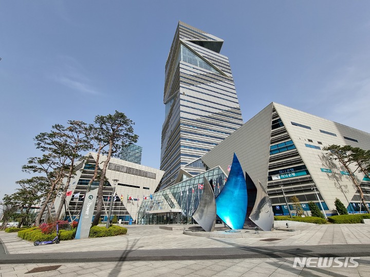 제3연륙교 양 끝에 여의도급 공원·…인천경제청, 테마공원 협약 체결