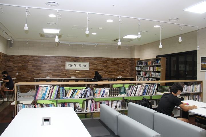 30일 개관란 마산대학교 북카페 'mu 스퀘어' 내부. *재판매 및 DB 금지