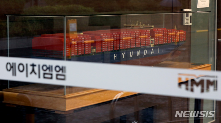 공매도에 몸살 앓는 '흠슬라'…개미들도 발걸음 돌렸다