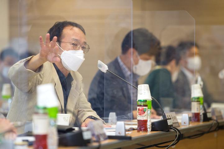 [서울=뉴시스] 고승민 기자 = 과학기술정보통신부는 지난 8월31일 염한웅 국가과학기술자문회의 부의장이 국가과학기술자문회의에서 열린 제17회 국가과학기술자문회의 심의회의를 주재했다고 밝혔다. (사진=과학기술정보통신부 제공) 2021.08.31. photo@newsis.com *재판매 및 DB 금지