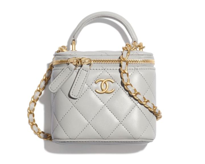 [서울=뉴시스]샤넬 스몰 체인 코스메틱 케이스. (사진=샤넬 홈페이지 캡쳐). 2021.09.01. photo@newsis.com *재판매 및 DB 금지