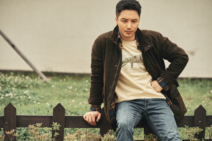 [서울=뉴시스]코오롱인더스트리FnC 부문 남성복 브랜드 '지오투'(GGIO2)는 모델 변요한과 함께 올해 가을·겨울(FW) 네번째 캠페인을 공개했다고 2일 밝혔다. (사진=코오롱인더스트리FnC부문 제공). 2021.09.02. photo@newsis.com *재판매 및 DB 금지