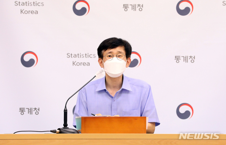 [세종=뉴시스] 강종민 기자 = 어운선 통계청 경제동향통계심의관. 2021.09.02. ppkjm@newsis.com
