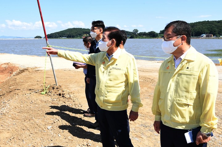 유천호 강화군수, 한강물 공급 사업지 찾아 가뭄대책 점검