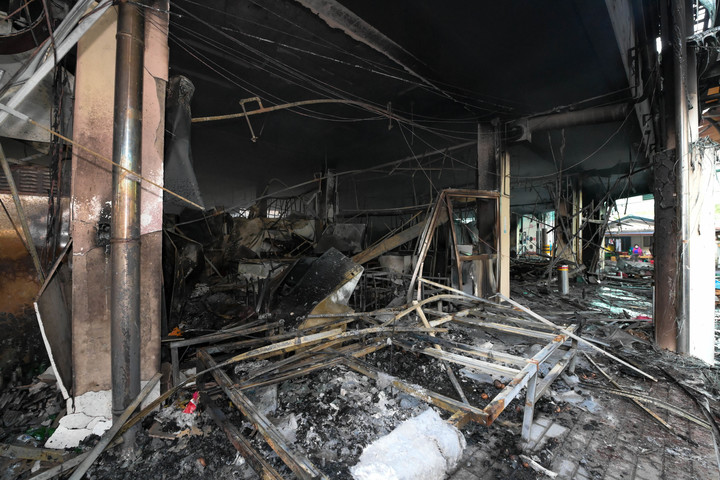 사진은 잿더미로 변한 영덕시장. *재판매 및 DB 금지