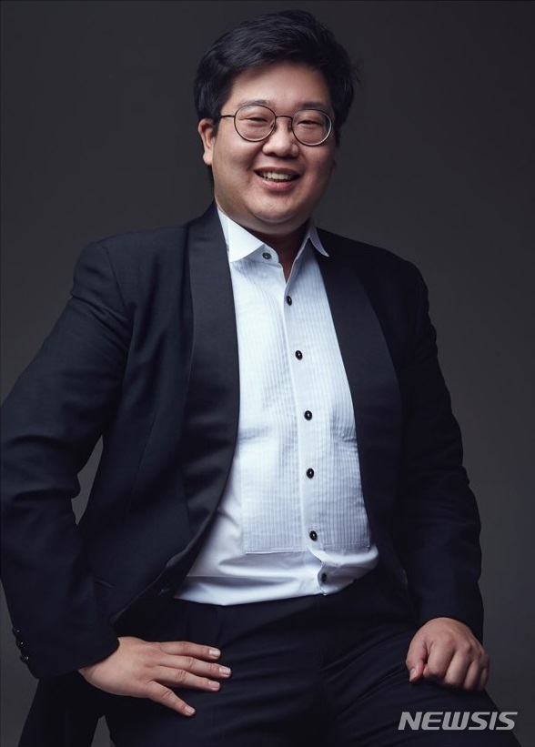 [수원=뉴시스]천의현 기자=독일 마인츠국립필하모니 오케스트라 악장에 선임된 강구일씨.