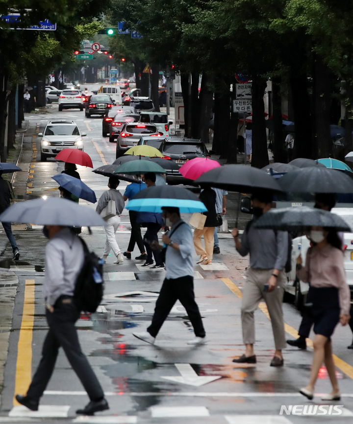 '성장엔진' 빠르게 식는 한국…9년 뒤 성장률 '0%대' 진입?